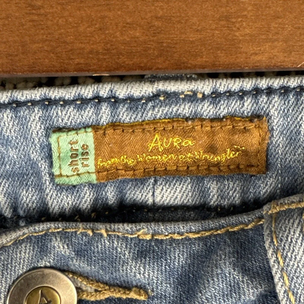 Wrangler Aura Blue Jeans Womens 12P (32 X 29)‎ Straight Leg Short Rise Western